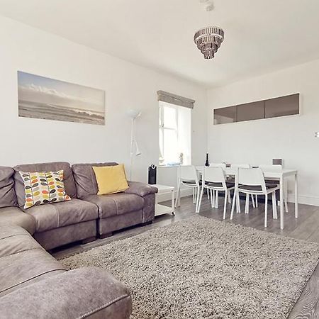Plas Darien-3 Bed Apt- Sea Views - Sleeps 5 Trearddur Exteriör bild