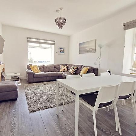 Plas Darien-3 Bed Apt- Sea Views - Sleeps 5 Trearddur Exteriör bild