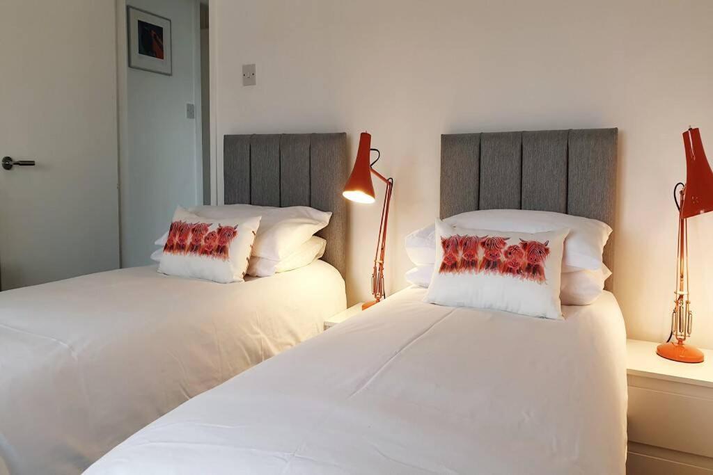 Plas Darien-3 Bed Apt- Sea Views - Sleeps 5 Trearddur Exteriör bild