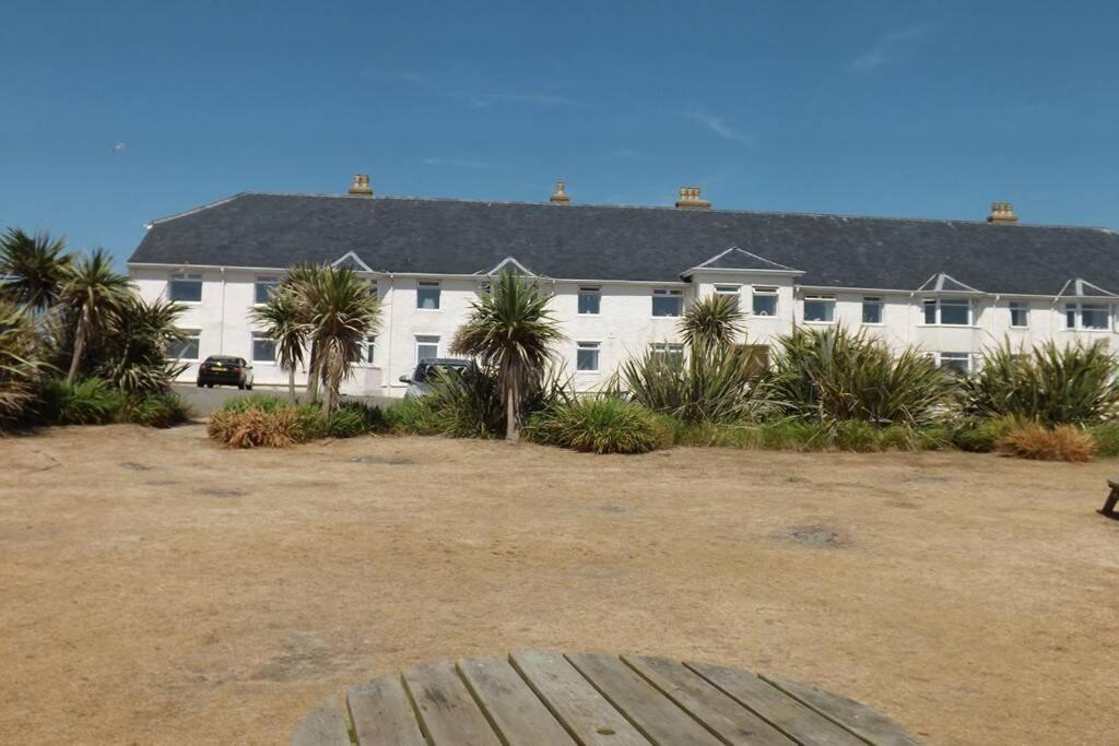 Plas Darien-3 Bed Apt- Sea Views - Sleeps 5 Trearddur Exteriör bild