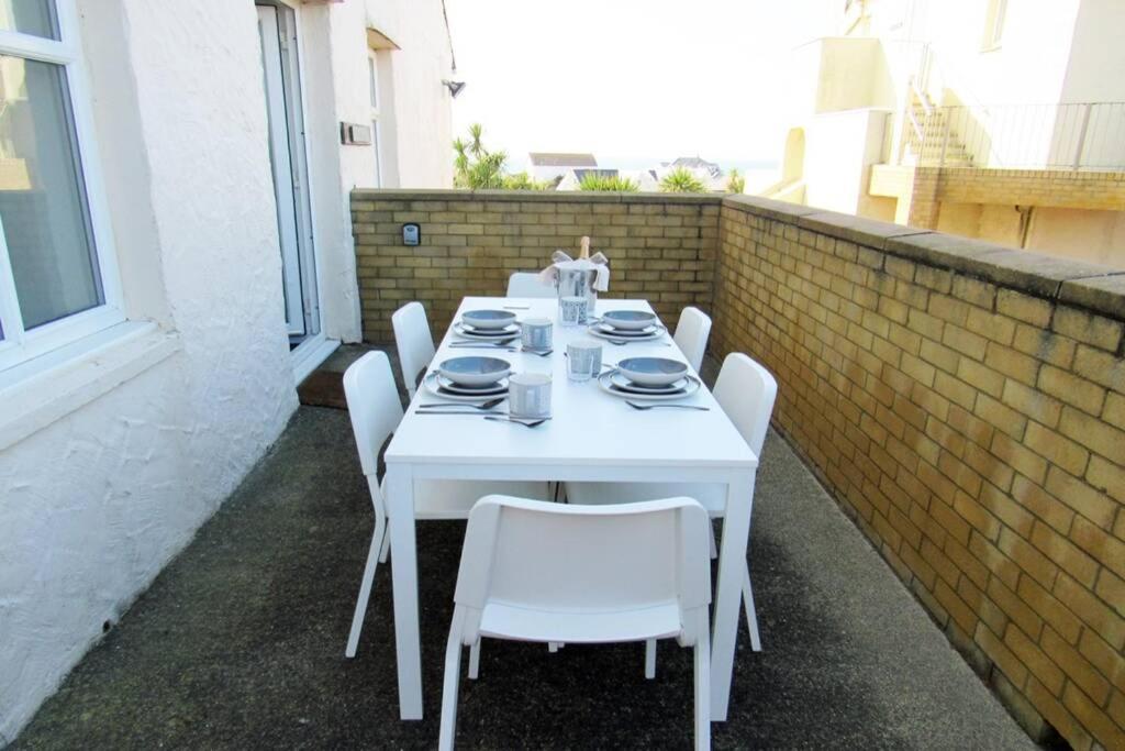 Plas Darien-3 Bed Apt- Sea Views - Sleeps 5 Trearddur Exteriör bild