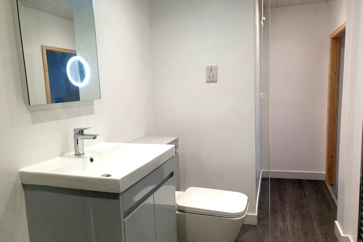 Plas Darien-3 Bed Apt- Sea Views - Sleeps 5 Trearddur Exteriör bild